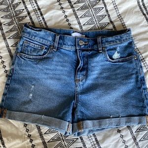 LOFT women’s size 0 cuffed jean shorts. Like new!